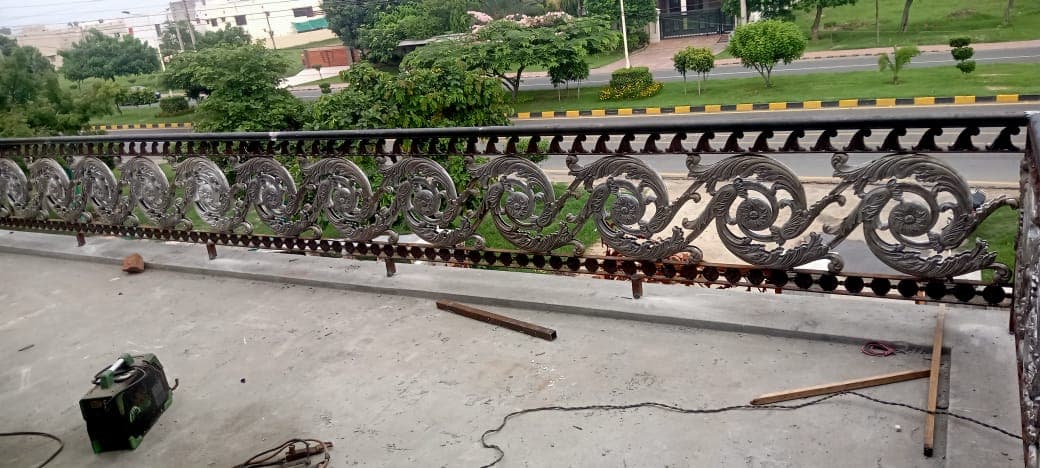 Modern Horizontal Balcony Railing