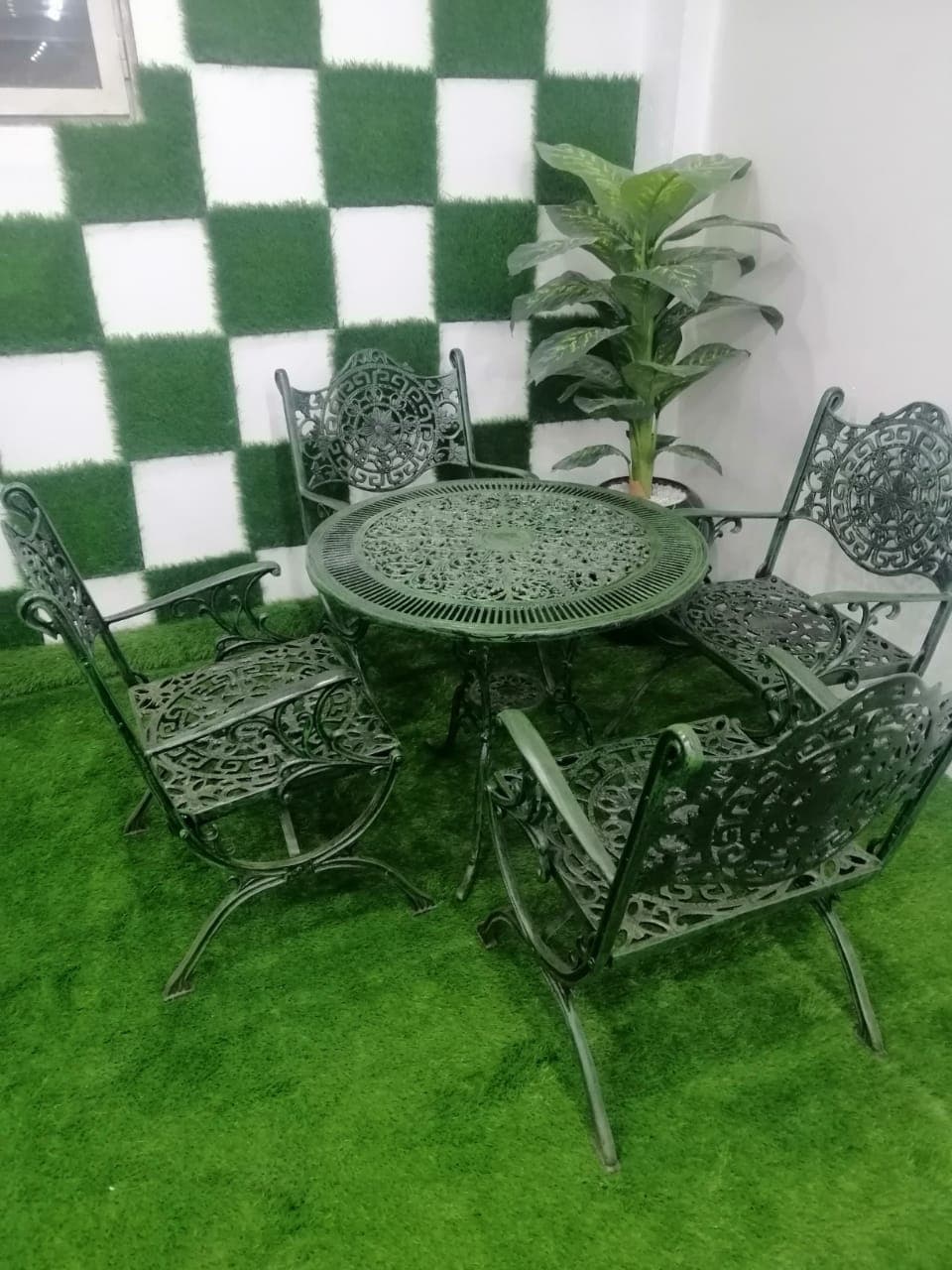 Square Green Antique Set