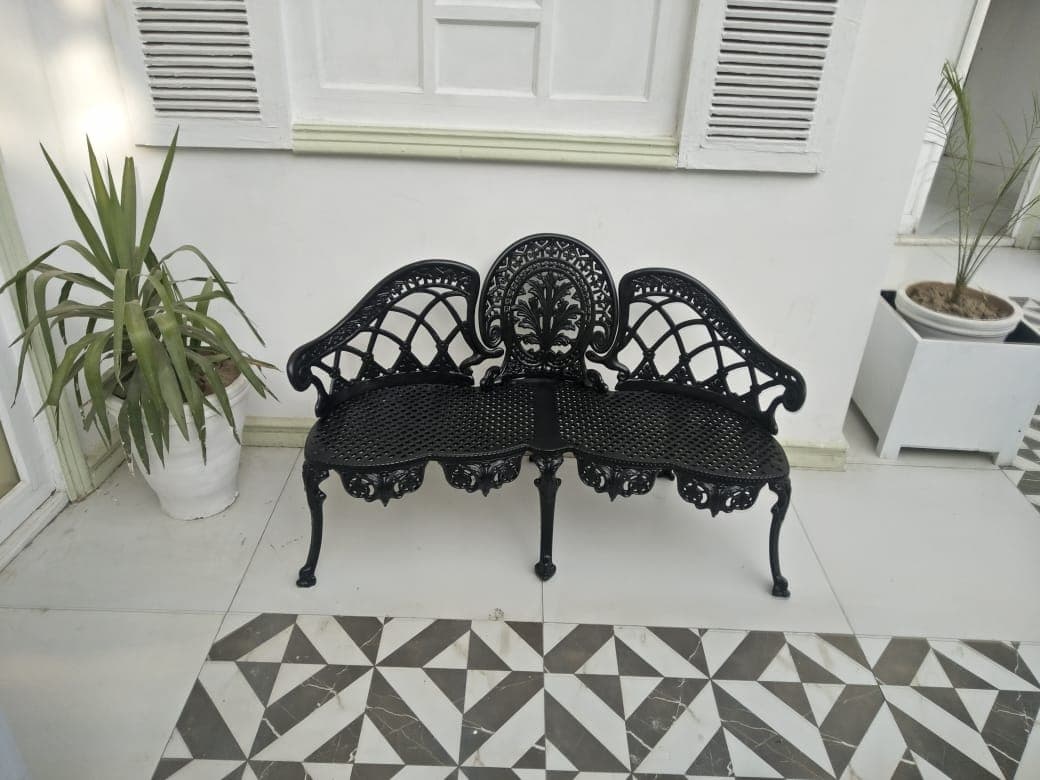 Black Mat Round Sofa Set