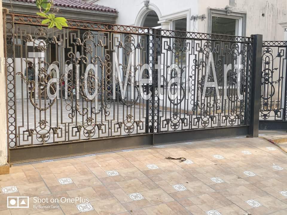 Tariq Metal Art Signature Gate