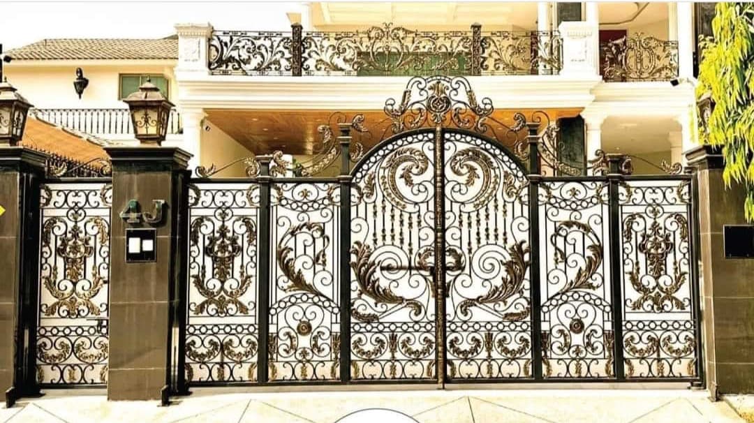 Luxury Golden Compound Gate